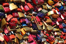padlocks-337569__180